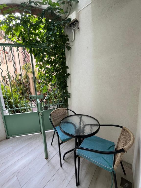 Vieil Antibes, ravissant 2p avec petite terrasse - 2