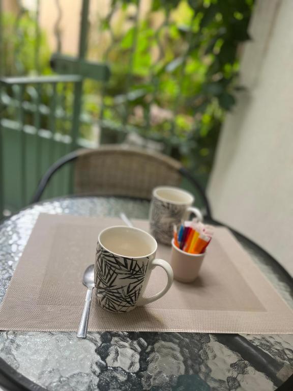 Vieil Antibes, ravissant 2p avec petite terrasse - 5