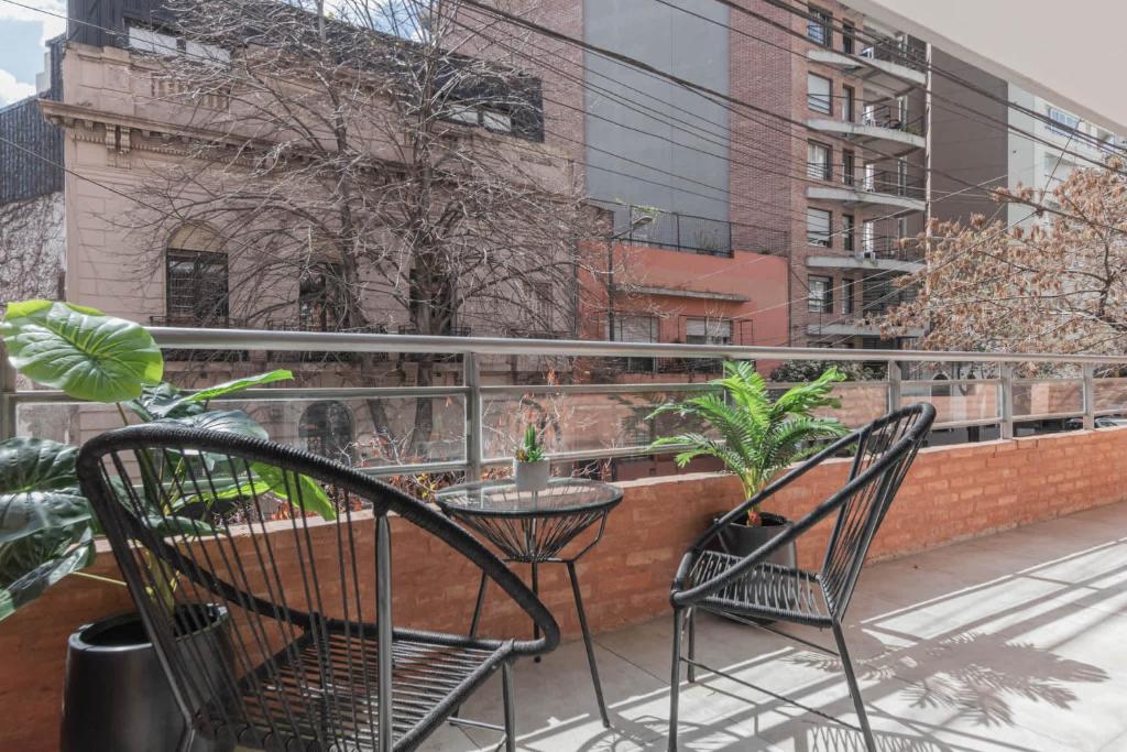MOT SohoGlam 'B' - 2 Bd with Balcony - 4