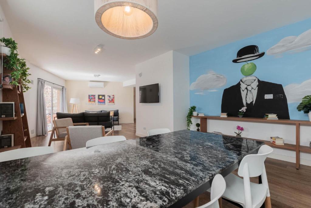 MOT SohoGlam 'B' - 2 Bd with Balcony - 5