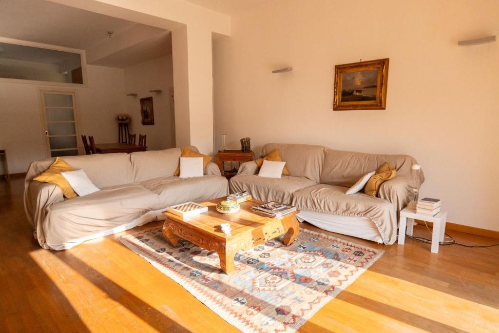 Dimora Santacroce, Neapol