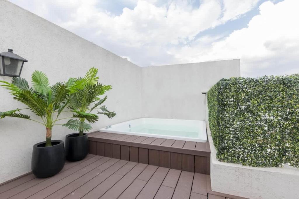 Loyola 1500 'B' - 3 Bd 4 Ba Patio Grill & BBQ - 4