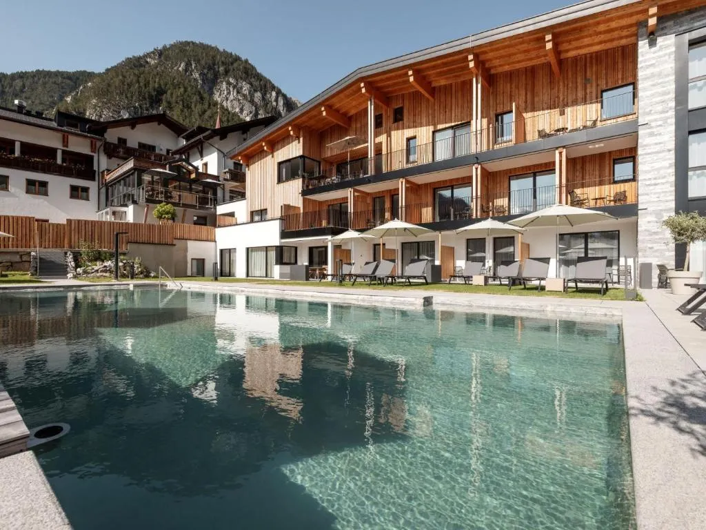 Hotel Traube, hotel en Pettneu am Arlberg