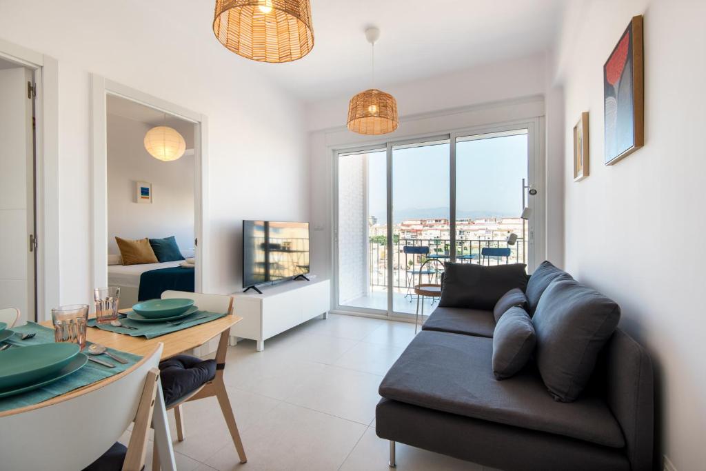 Amazing 2nd Line Beach Apartment - 3