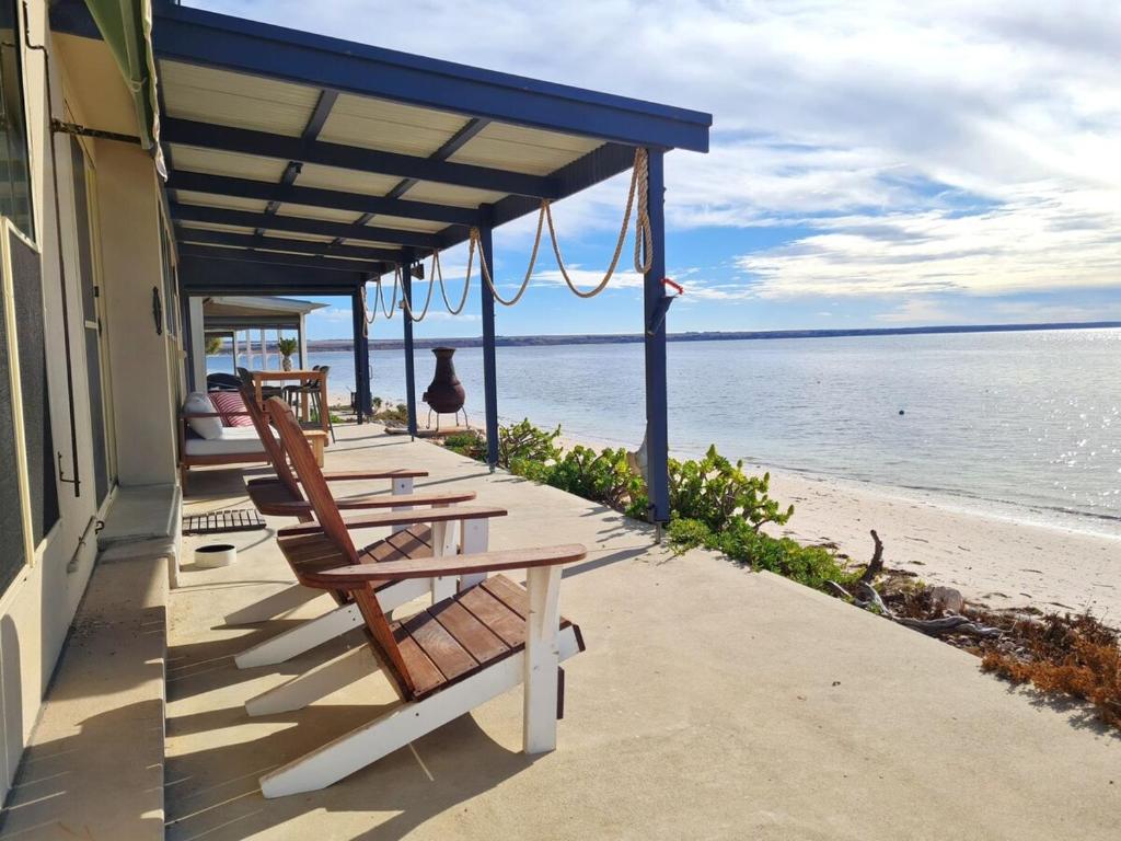 Bay Watch, Pine Point