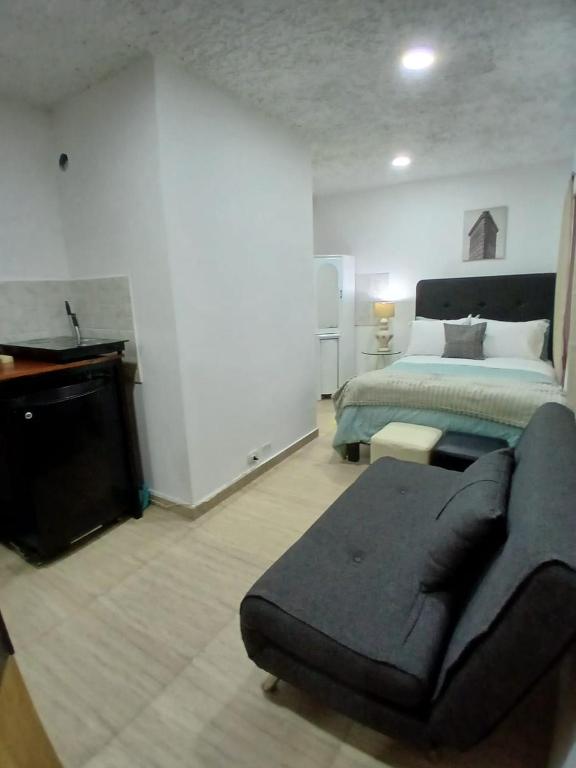 Central, cozy & self-contained petfriendly apartments in the heart of Miraflores - 5