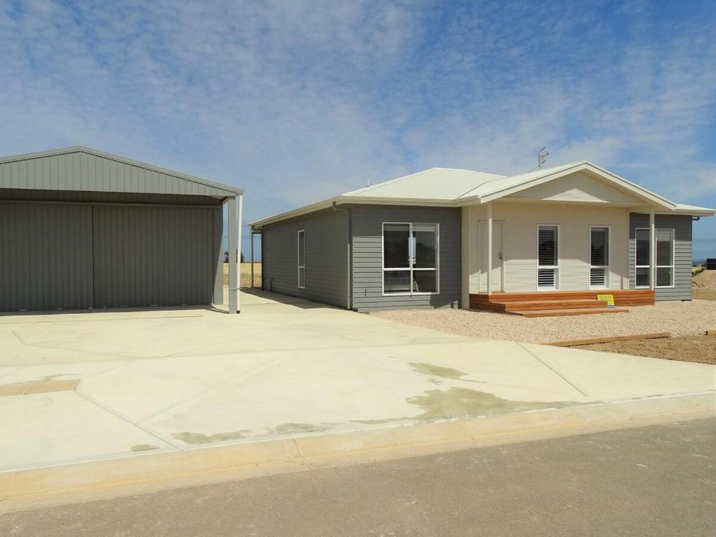 Henri's Place, Port Victoria