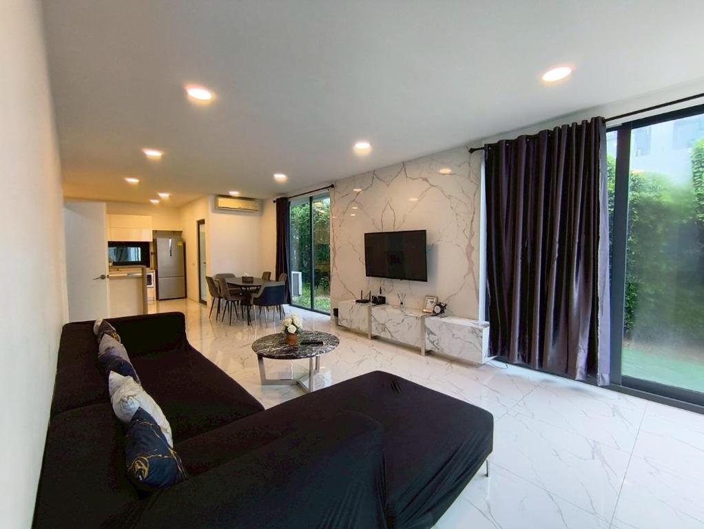 TYb03 芭提雅北歐風格三臥室別墅, Pattaya South