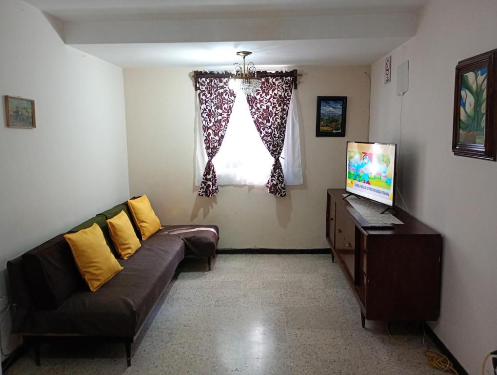 Departamento entero en Lomas de Sotelo cerca de Polanco - 1