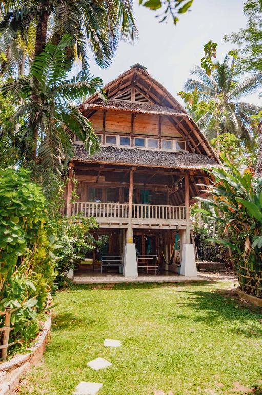 Villa Monyet Java, Batukaras