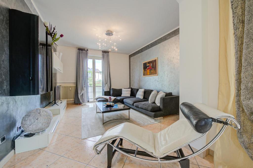 Silvy Apt Salò | Charming & Near Center - Happy Rentals - 2