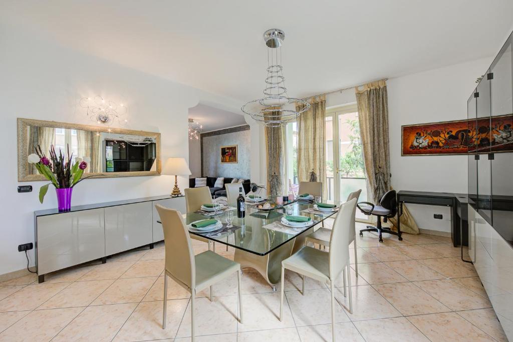 Silvy Apt Salò | Charming & Near Center - Happy Rentals - 4