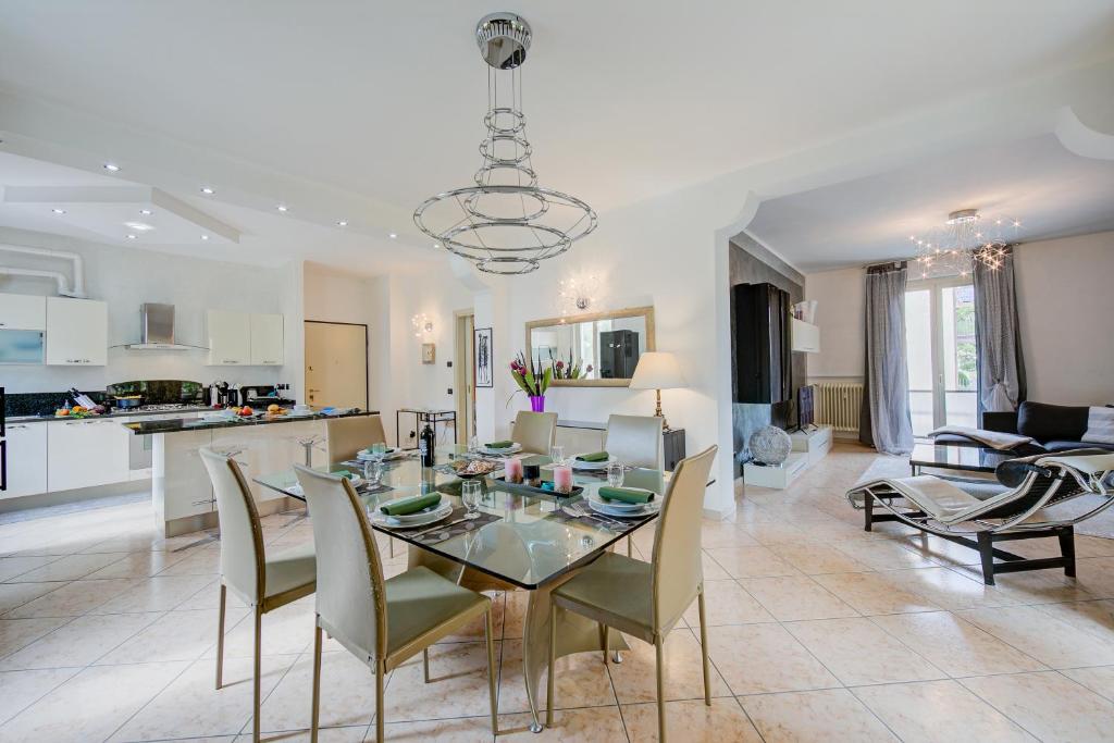 Silvy Apt Salò | Charming & Near Center - Happy Rentals - 1