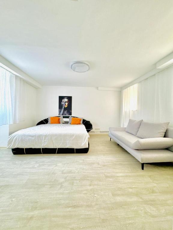 Very Spacious Apartment for up to 7P with Great Location, Vienna