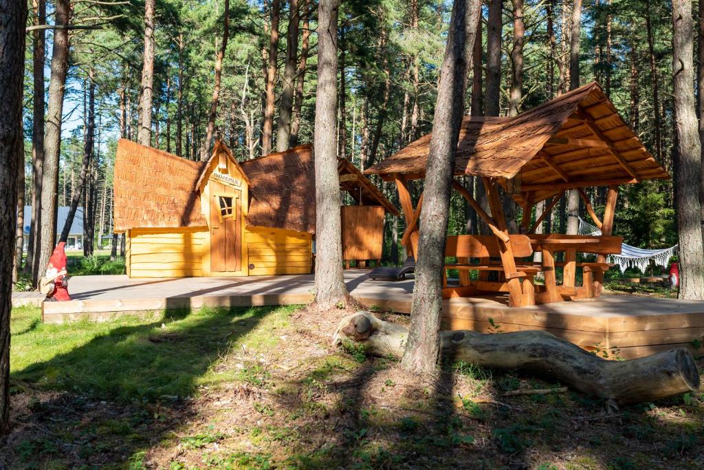 Hosby Päkapikumaja Vormsi saarel, Hosby