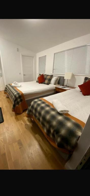 Rowardennan Rooms in the lodge Lodge no 2, Rowardennan