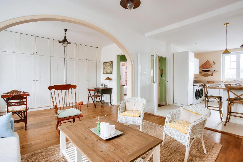 Vue mer, 150 m de la plage, hyper centre, Dinard