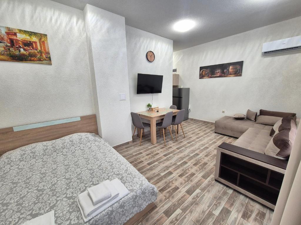 Студио Лазур Поморие, Pomorie