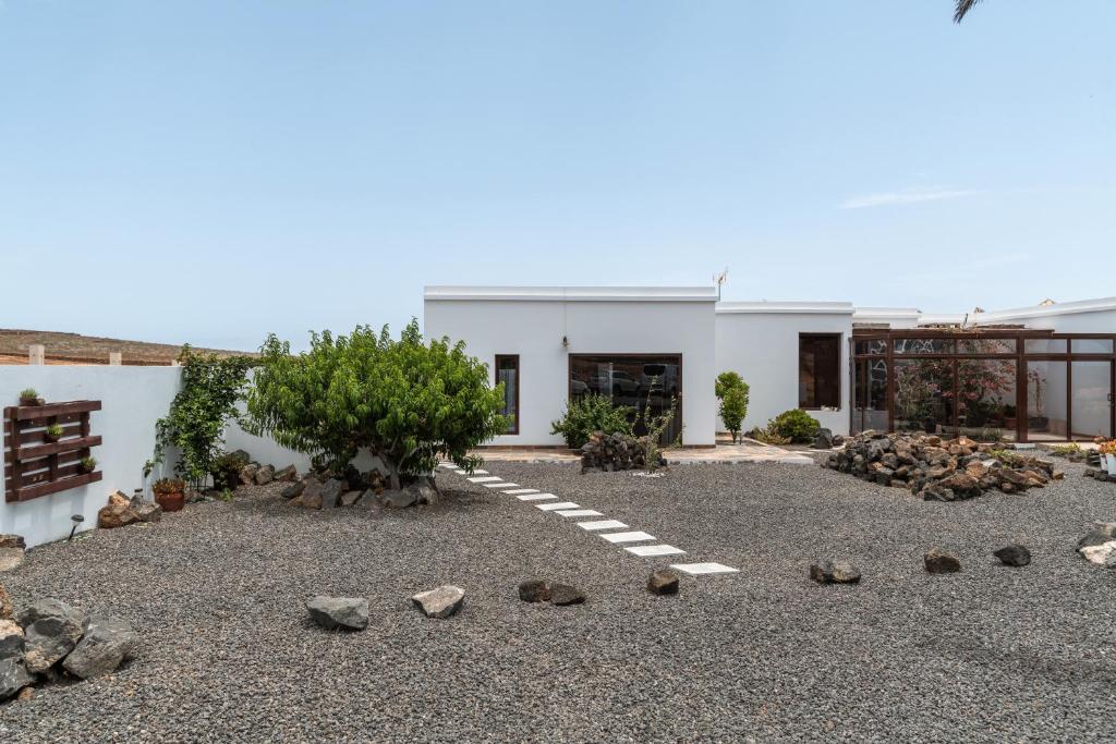 Guenia ll, El Mojón