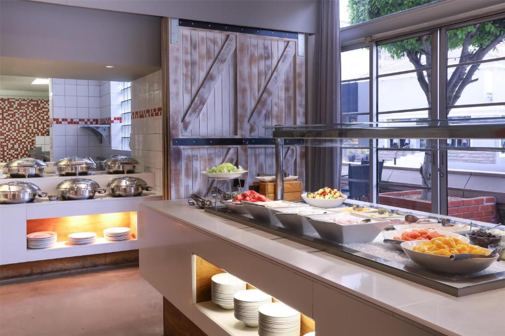 Hotel Dining