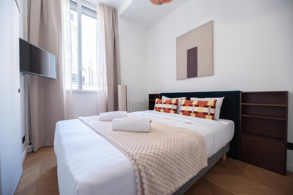 Stylish Duplex in Paris' Center - 5