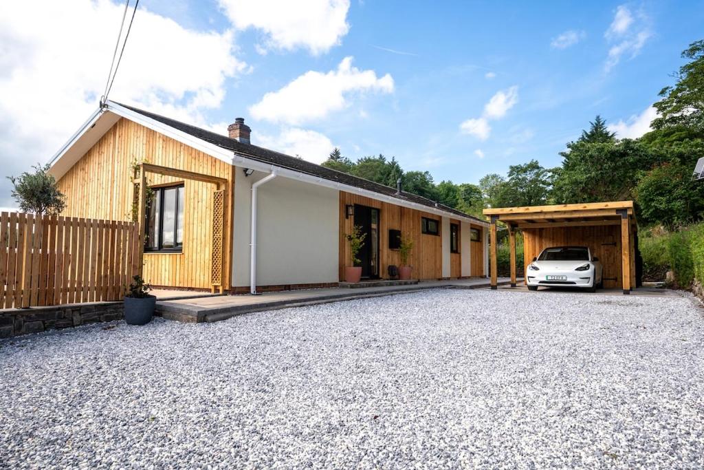 Modern Bungalow Views of Pen y Fan, Brecon