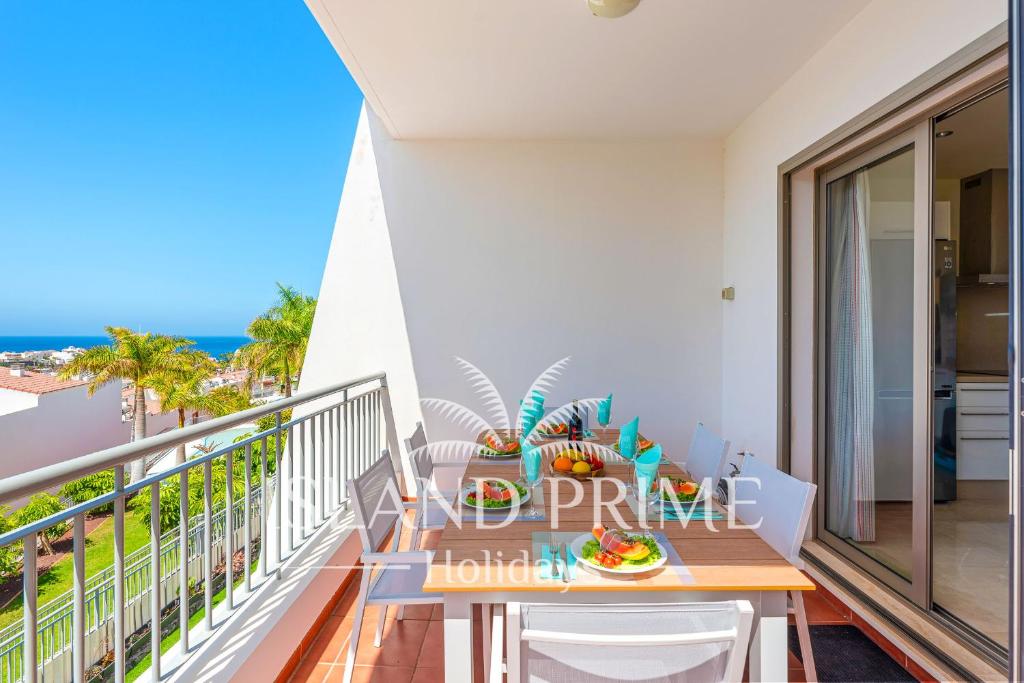 Family Home in Luxury Complex in La Caleta MG5 - 3