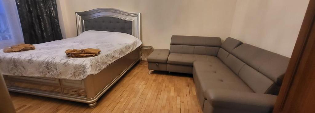 Unirea Coposu Studio, Bukurešť