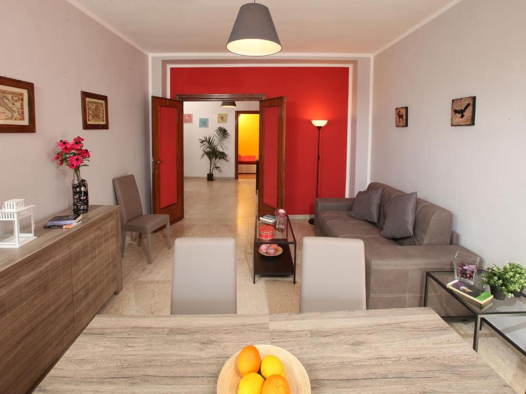Alice Home, Roma
