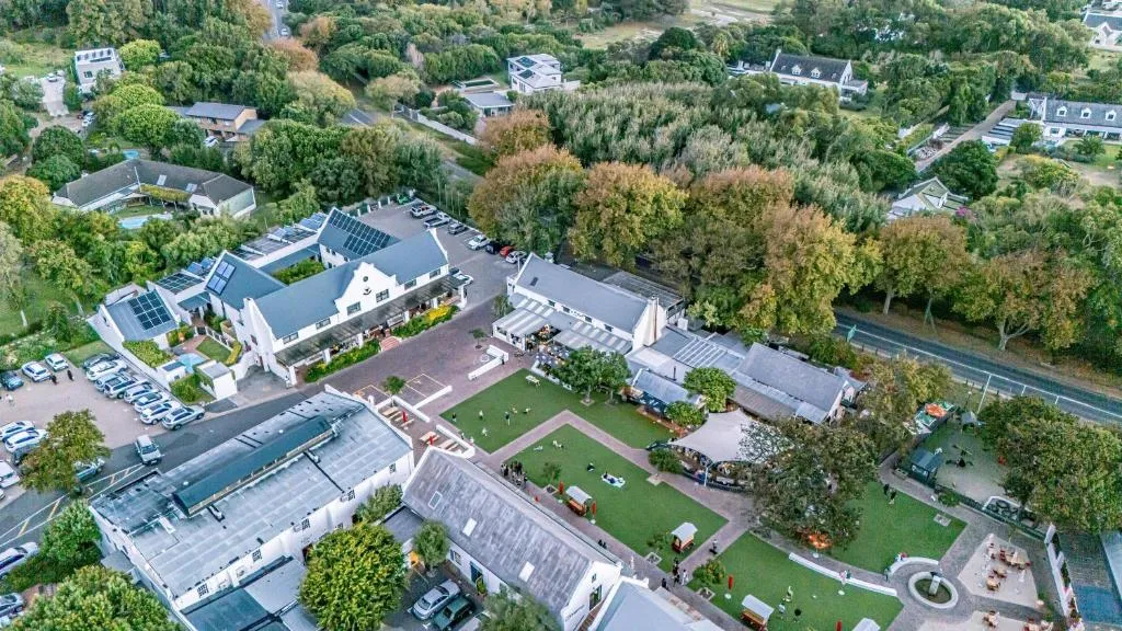 Noordhoek Village Hotel, hotel v destinaci Noordhoek