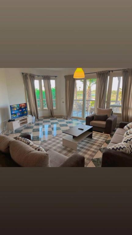 3-BR Duplex - Near Beach & Hotel in Einbay l Wifi, Ain Soukhna