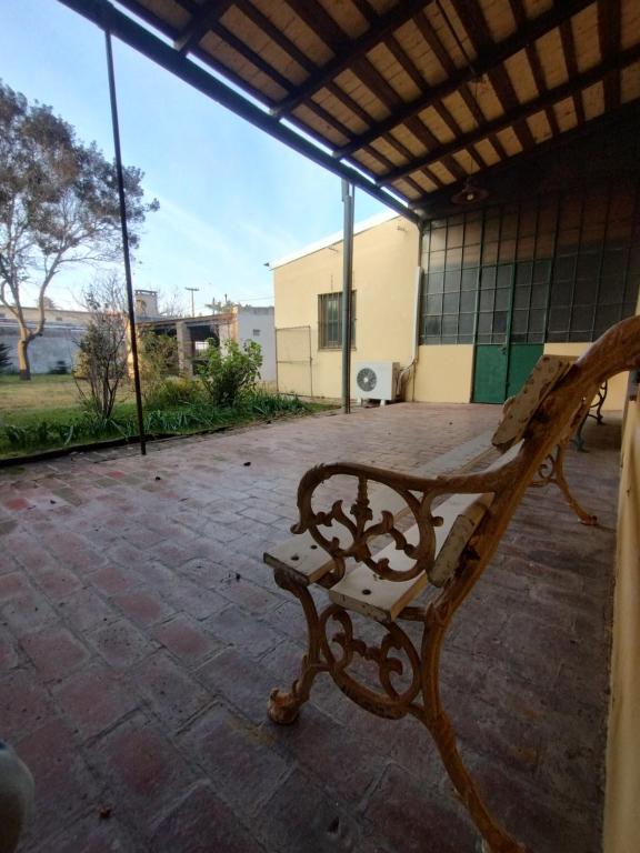 Los buenos amigos de Felipe Sambucetti - 1