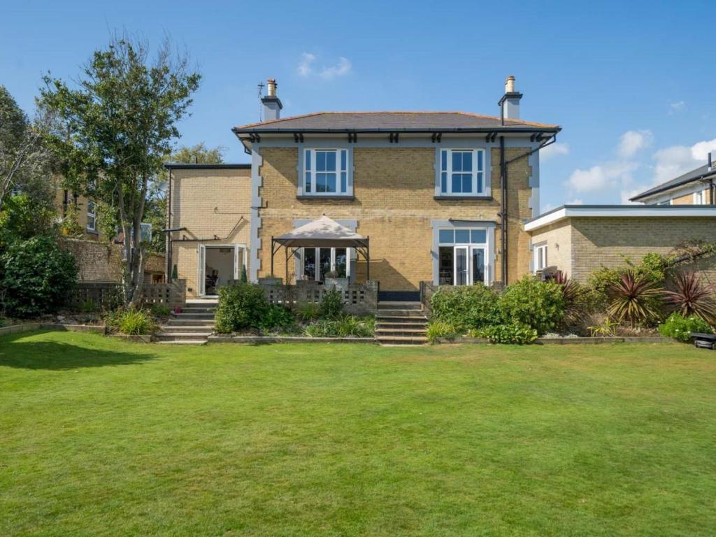 5 Bed in Sandown 87008, Sandown