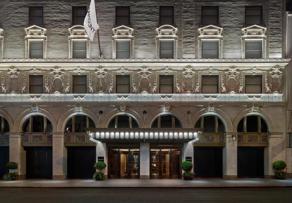 Exterior view, Paramount Times Square in New York (NY)
