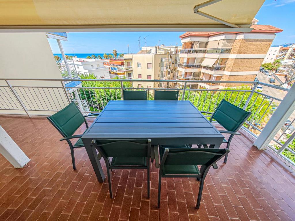 LITORAL COSTA DORADA - CORAL Only families - 4