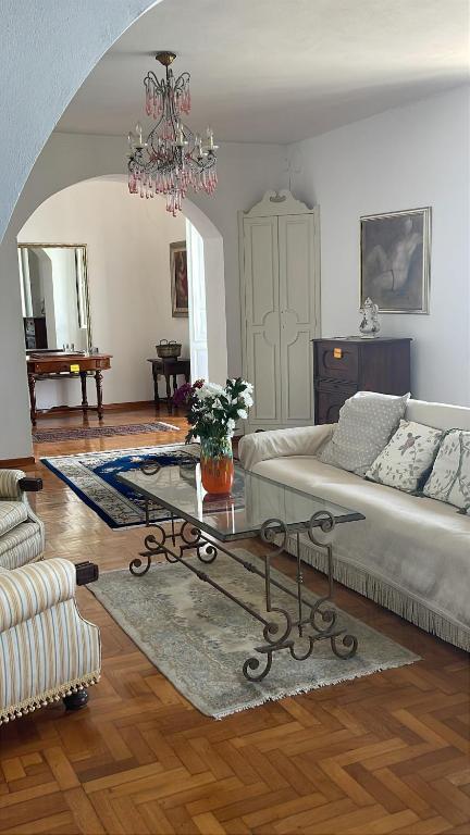 Sea view apartment, 3 bedrooms, large living room, Piombino