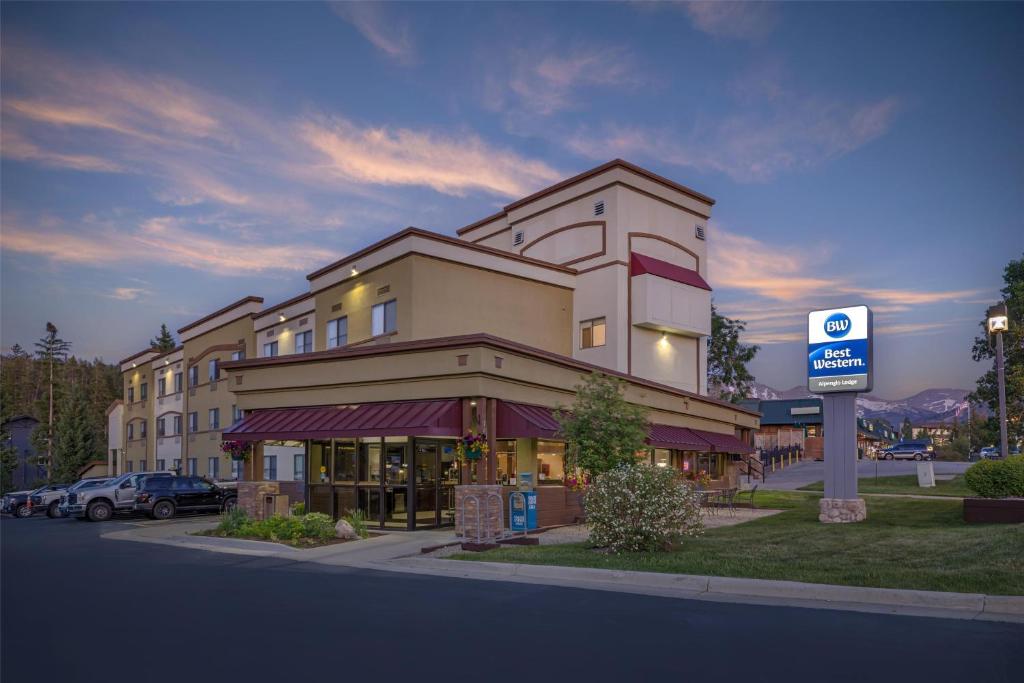 ベスト ウエスタン アルペングロー ロッジ (Best Western Alpenglo Lodge) 外観
