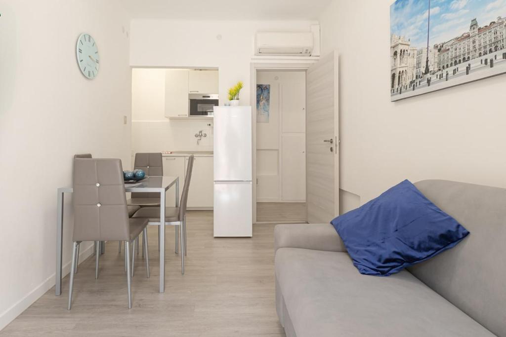Burlo Garofalo Elegant Apartment Near Hospital - 2