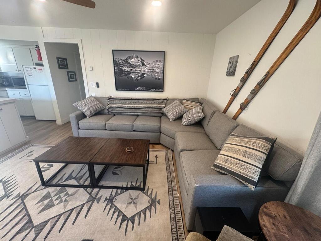 Fireside Condo at the Village - Remodeled, Mammoth Lakes