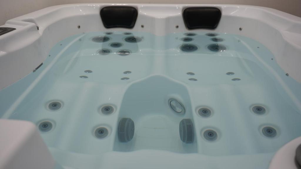 Jacuzzi Sensation - 3