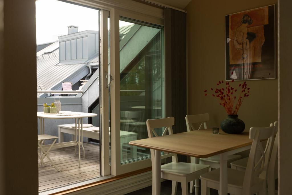 Top floor - view & balcony in Oslo city center, Oslo