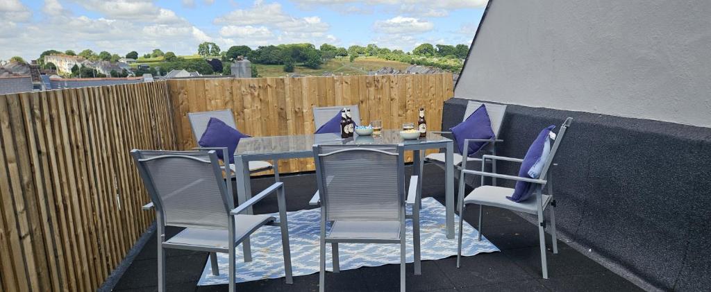 Spacious Penthouse (Central Plymouth, 3 Bedrooms) photo 8