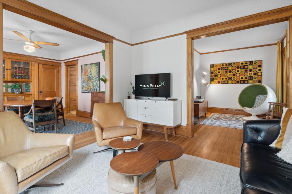 Retro Haus, Minneapolis