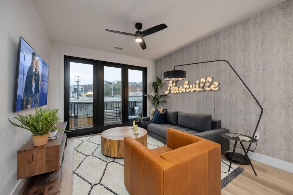 Twin Notes - Odyssey - 2 Units - Mins to Broadway, Nashville