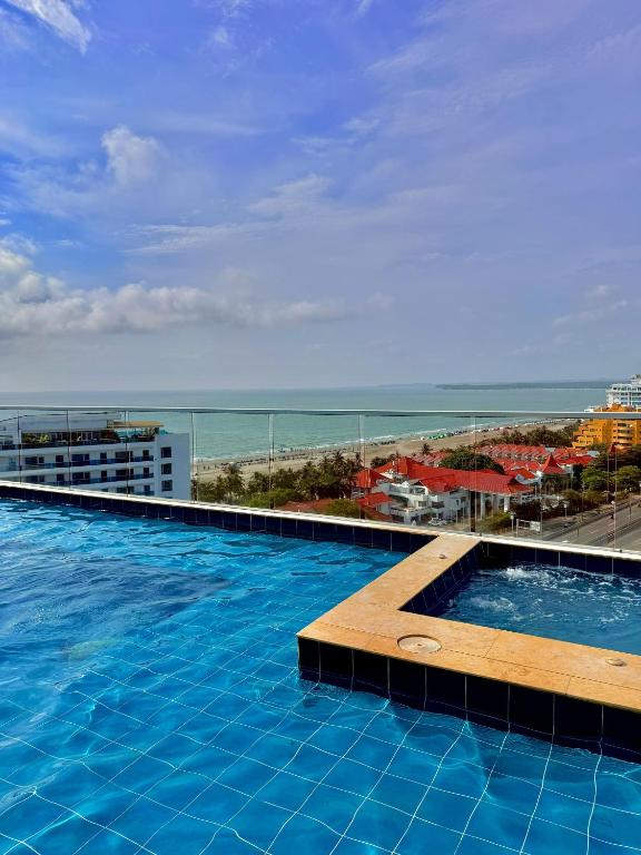 Apartamento en Cartagena con vista al mar, piscina rooftop y playa - 1