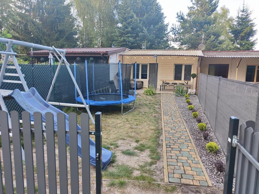 Domek w centrum, Okuninka