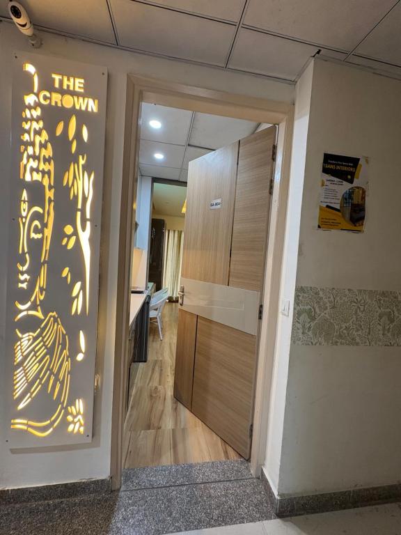 The Crown, Greater Noida