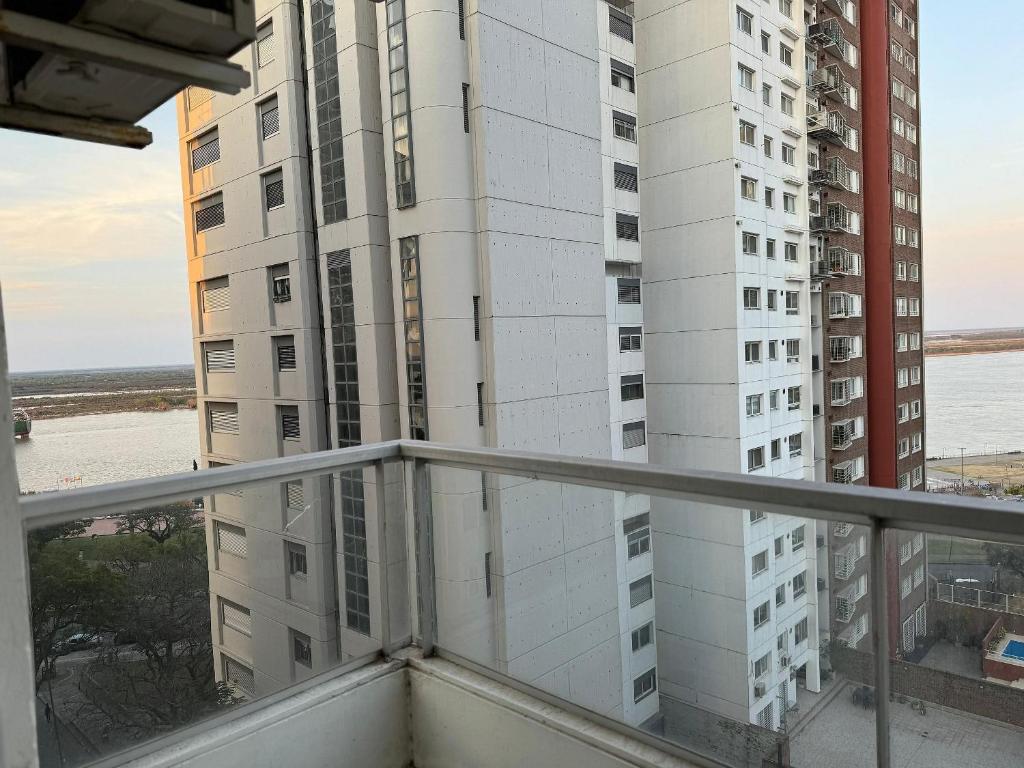 Bright apartment with river view - 4