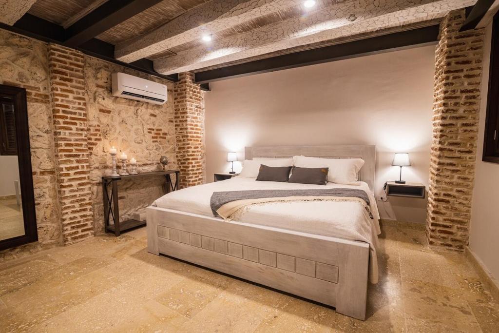 Casa Del Hidalgo - Walled City 7BR Colonial Villa - 4