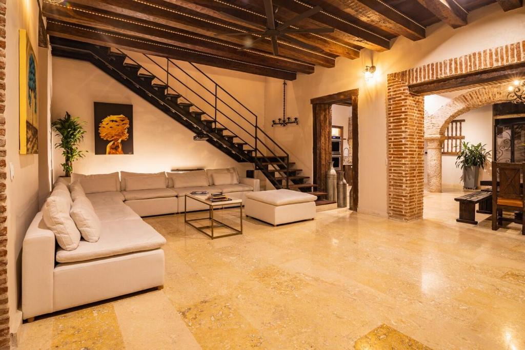 Casa Del Hidalgo - Walled City 7BR Colonial Villa - 5